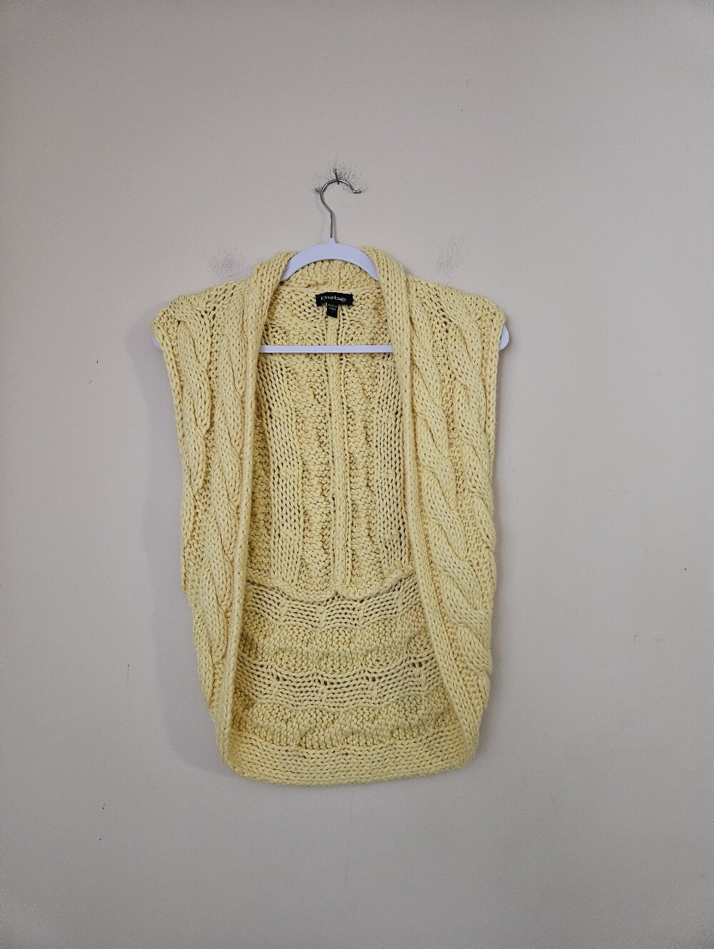 bebe Cable-Knit Sleeveless Cardigan in Light Yellow, Size Large